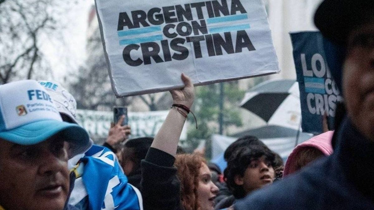 Un militante K fue detenido luego de amenazar a Javier Milei en un programa de TV
