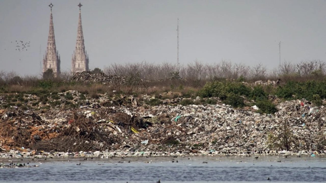Avanza un nuevo plan oficial para cerrar de forma permanente el basural de Luján