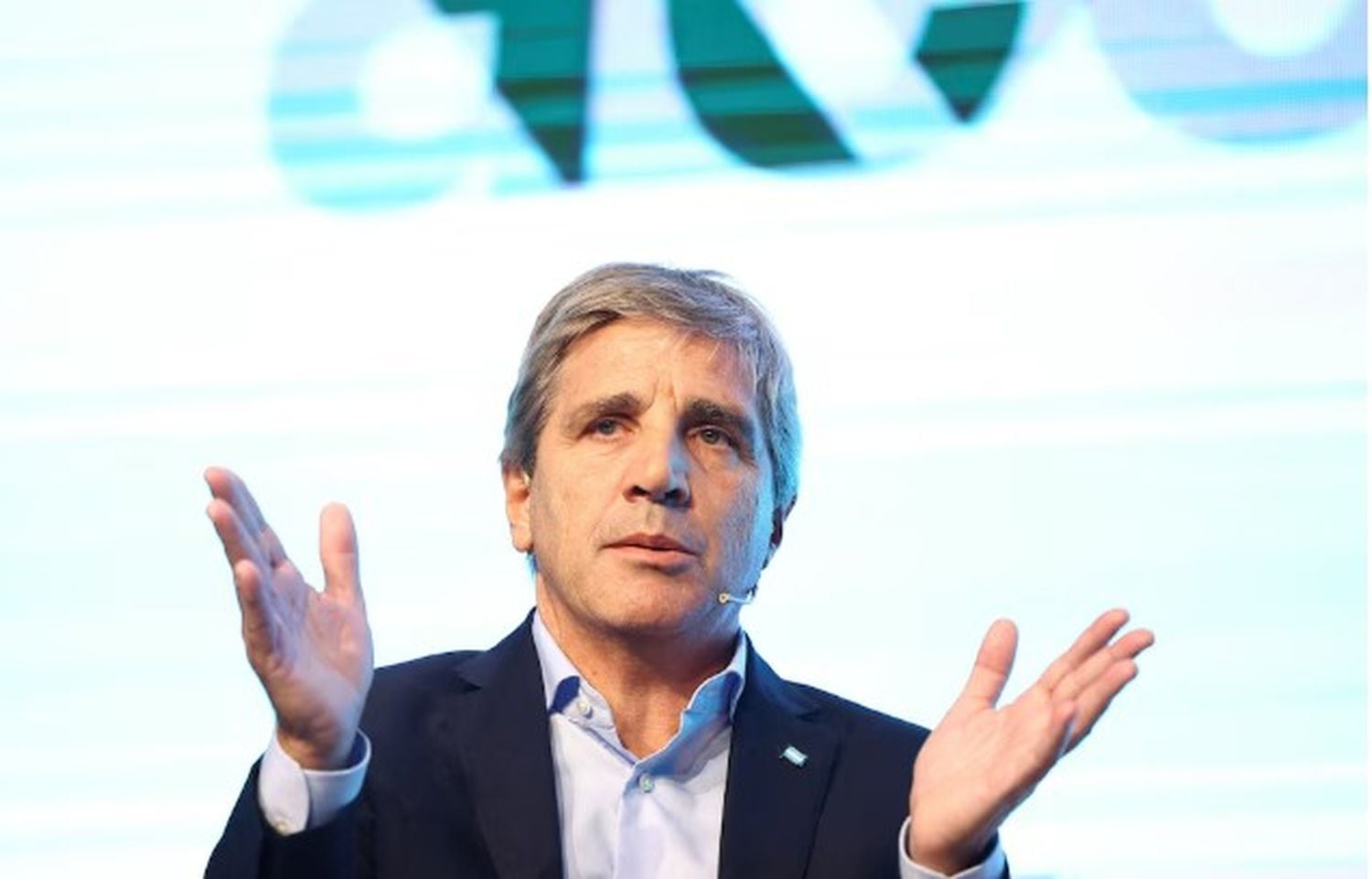 El plan del Gobierno para contener al dólar se basa en menos emisión y tasas reales positivas