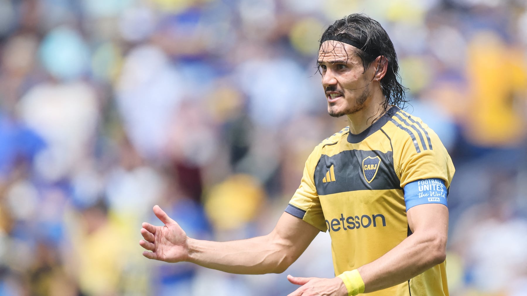 Club Europeo de Elite Solicita Fichaje de Cavani Tras Lesión de Estrella Principal