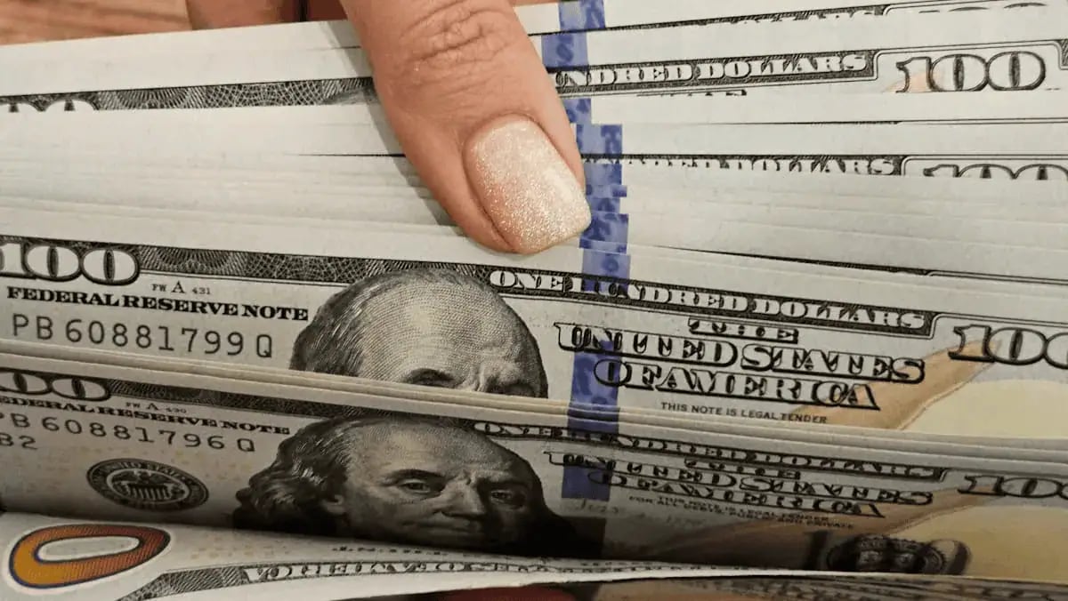 El plan del Gobierno para sostener el dólar en $1.300 hasta las elecciones