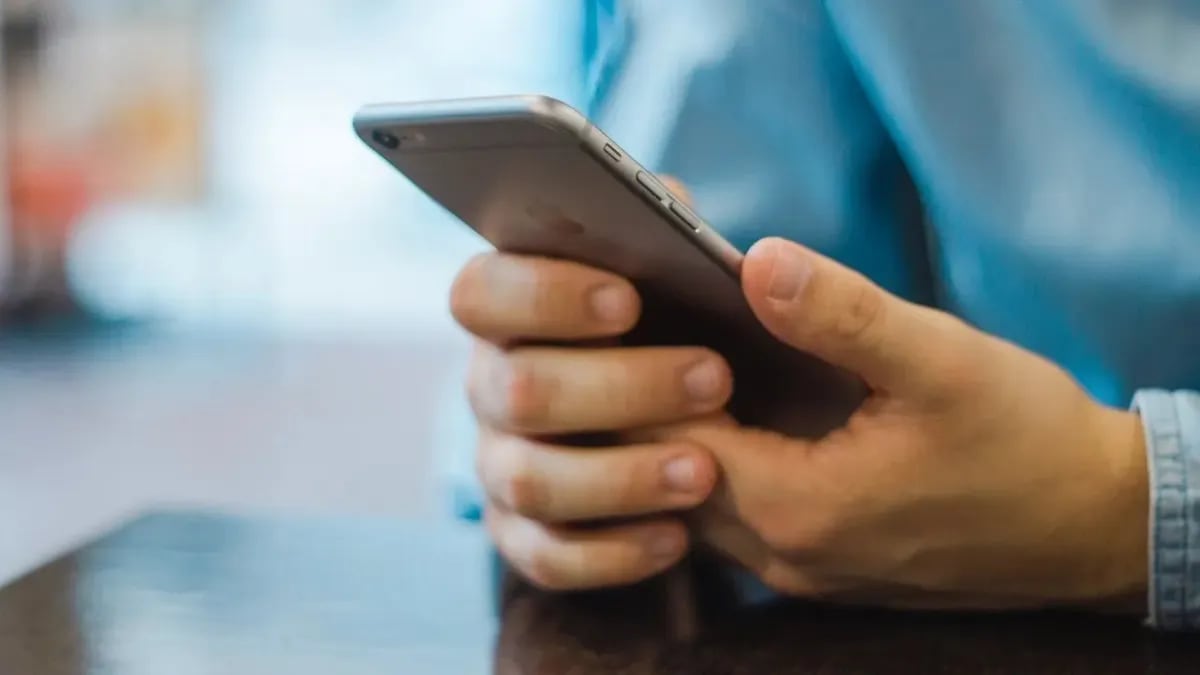 Limitar el celular durante 72 horas impacta en el sistema de recompensa