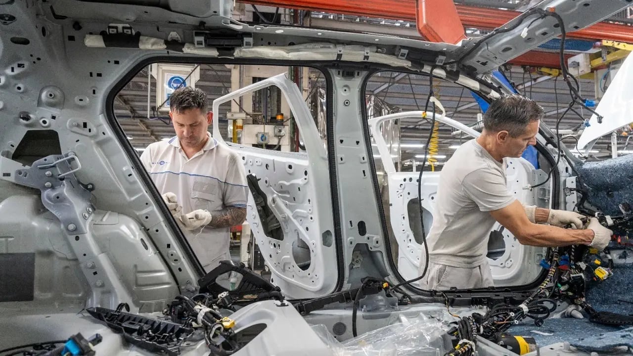 Producción de autos enero-agosto: suba del 6% frente al año pasado