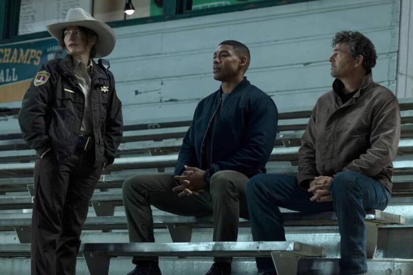 "Linternas" llega a HBO Max con tono de western y misterio policial