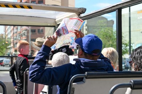 Neuquén tiene transporte turístico gratuito con circuitos por toda la ciudad