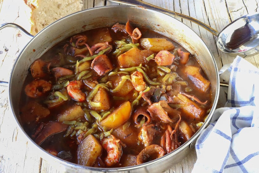Chipirones con patatas: un guiso marinero listo en media hora