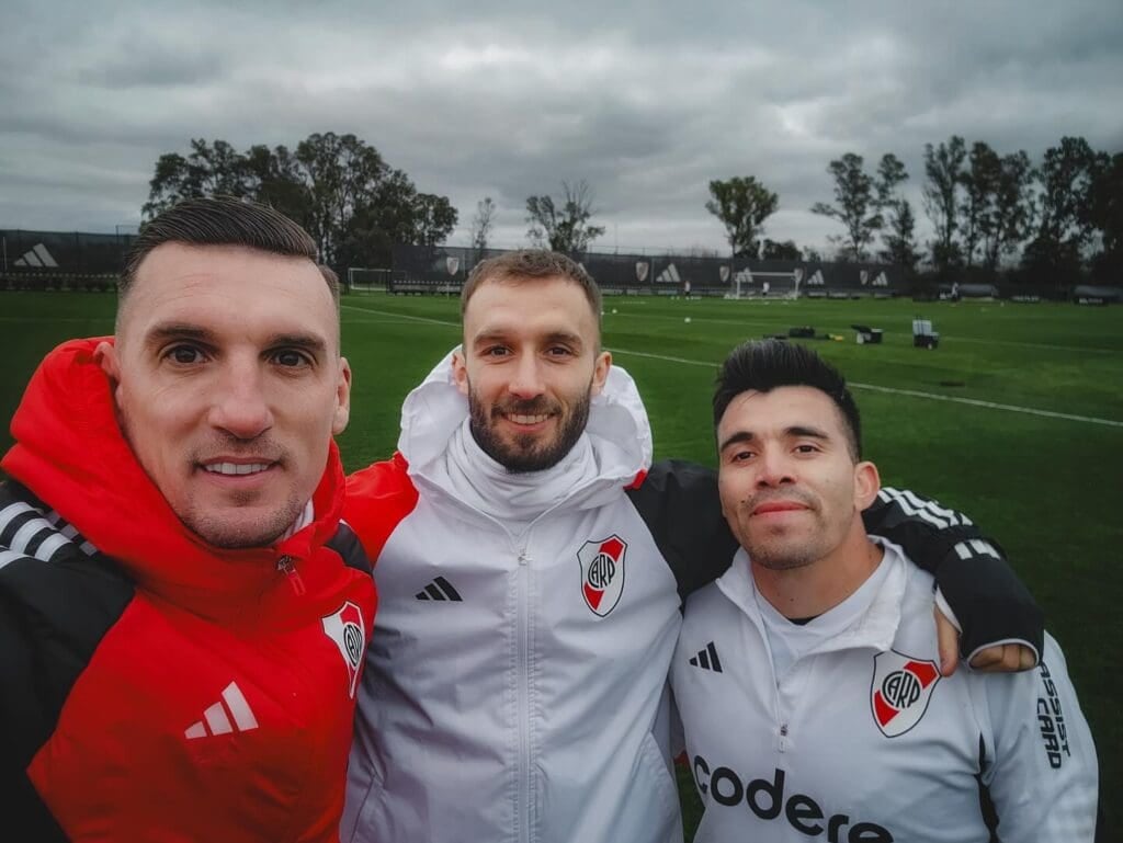 River goleó 3-1 a Independiente Rivadavia y suma cuatro fechas sin caer