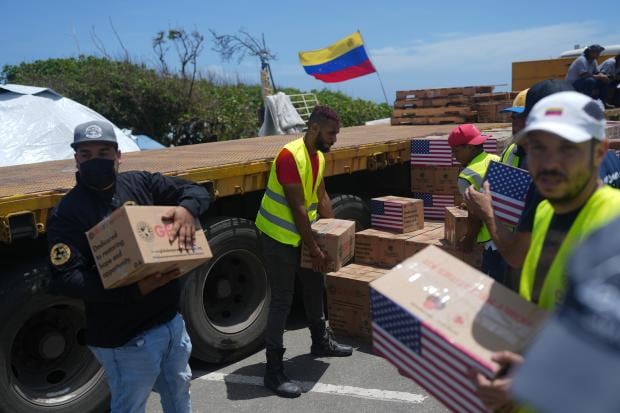 Un voluntario neuquino llevó las cenizas de un venezolano a Perú y siguió hasta Venezuela