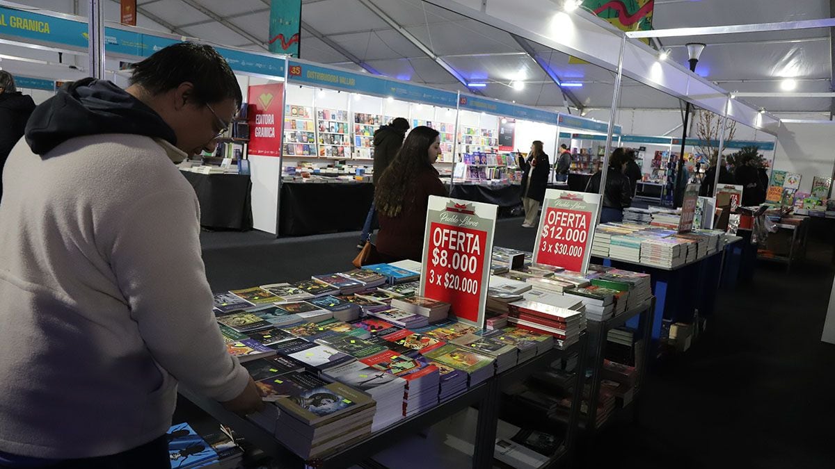 La Feria del Libro de Neuquén ofrece escritura y cine entre las actividades del miércoles