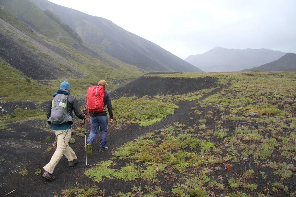 El volcán Malacara ofrece una caminata por su interior en el sur de Mendoza