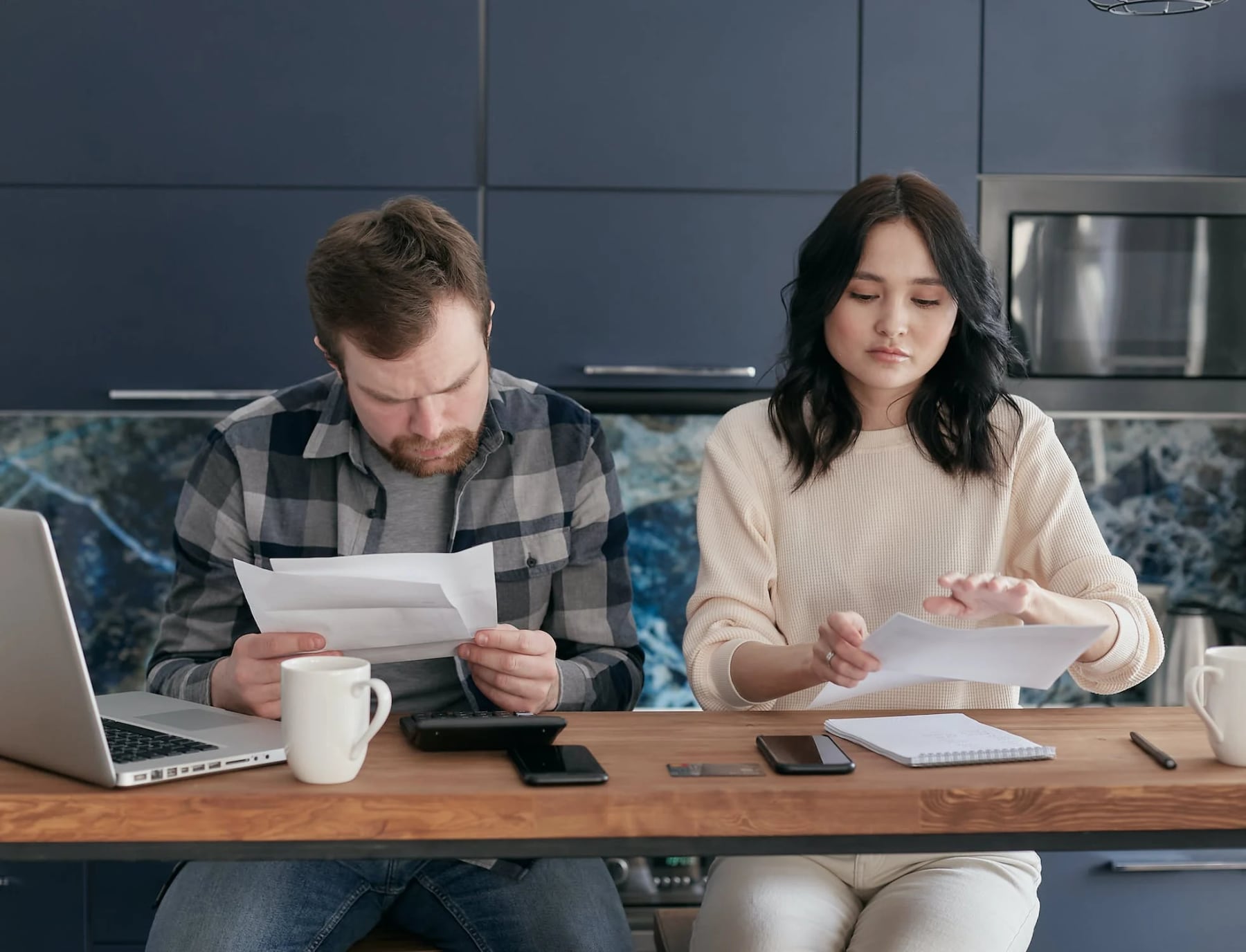 Los salarios privados muestran una mejora o una pérdida según el período comparado