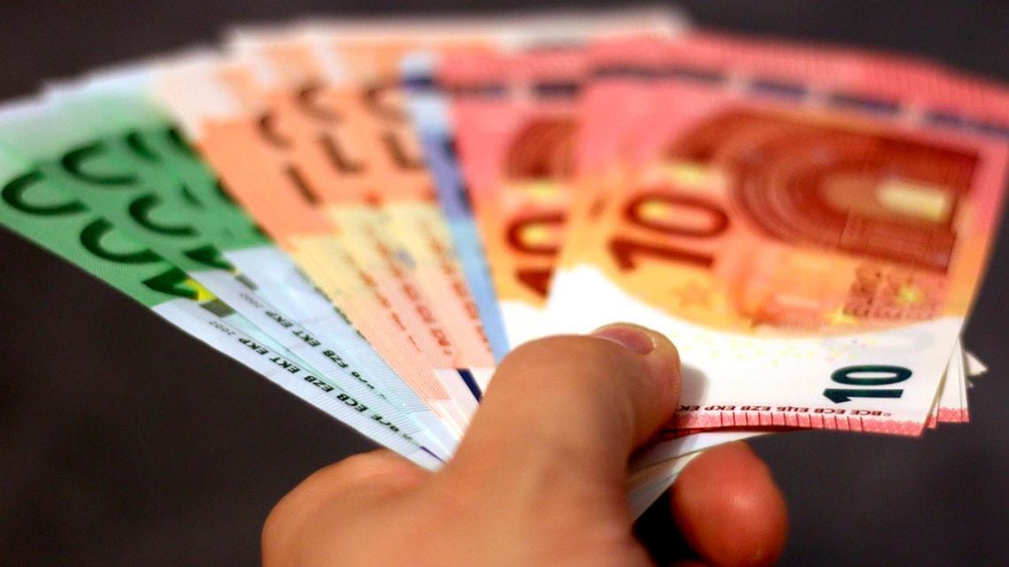 El euro blue abrió con una suba de $6 y se vendió a $1.855,75