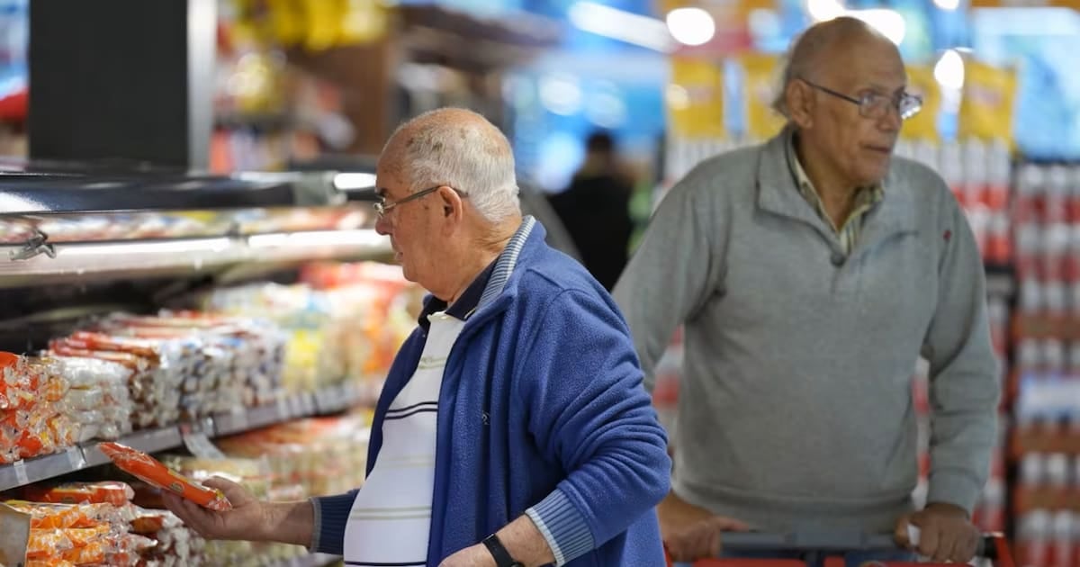 Jubilados de ANSES: descuentos en supermercados y reintegros bancarios para las compras de octubre
