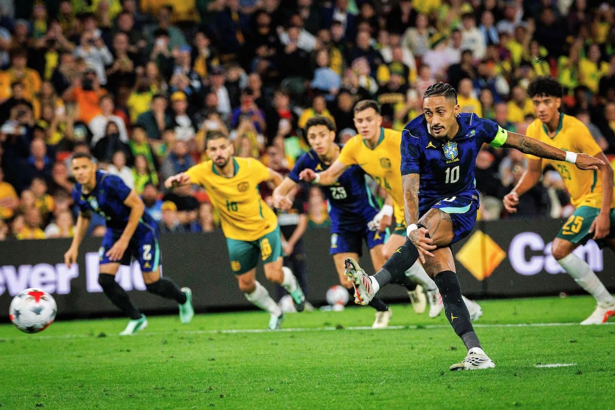 Brasil revirtió el resultado ante Australia y ganó 4 a 2 en Brisbane